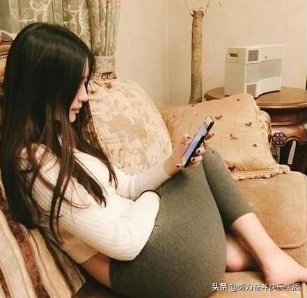 半夜听到有人开锁声,凌晨2点多听到有人敲门不说话