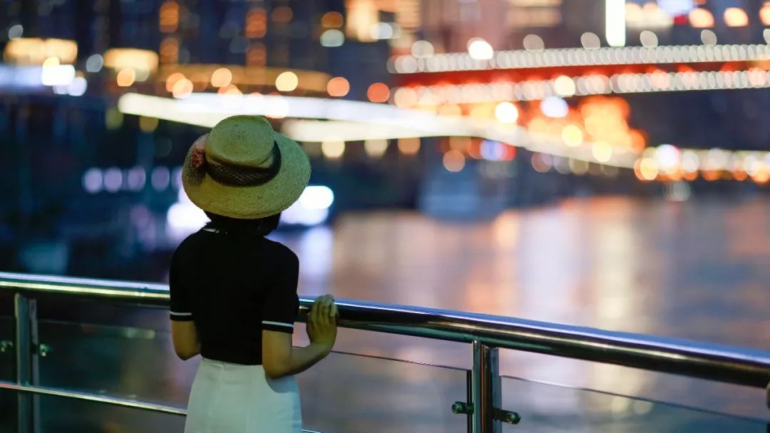 拍人像55和85镜头如何选,拍人像买85mm的1.4还是1.8