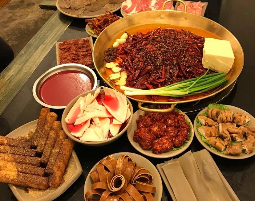 成都排队疯狂餐饮楼,成都最好的餐厅前十名