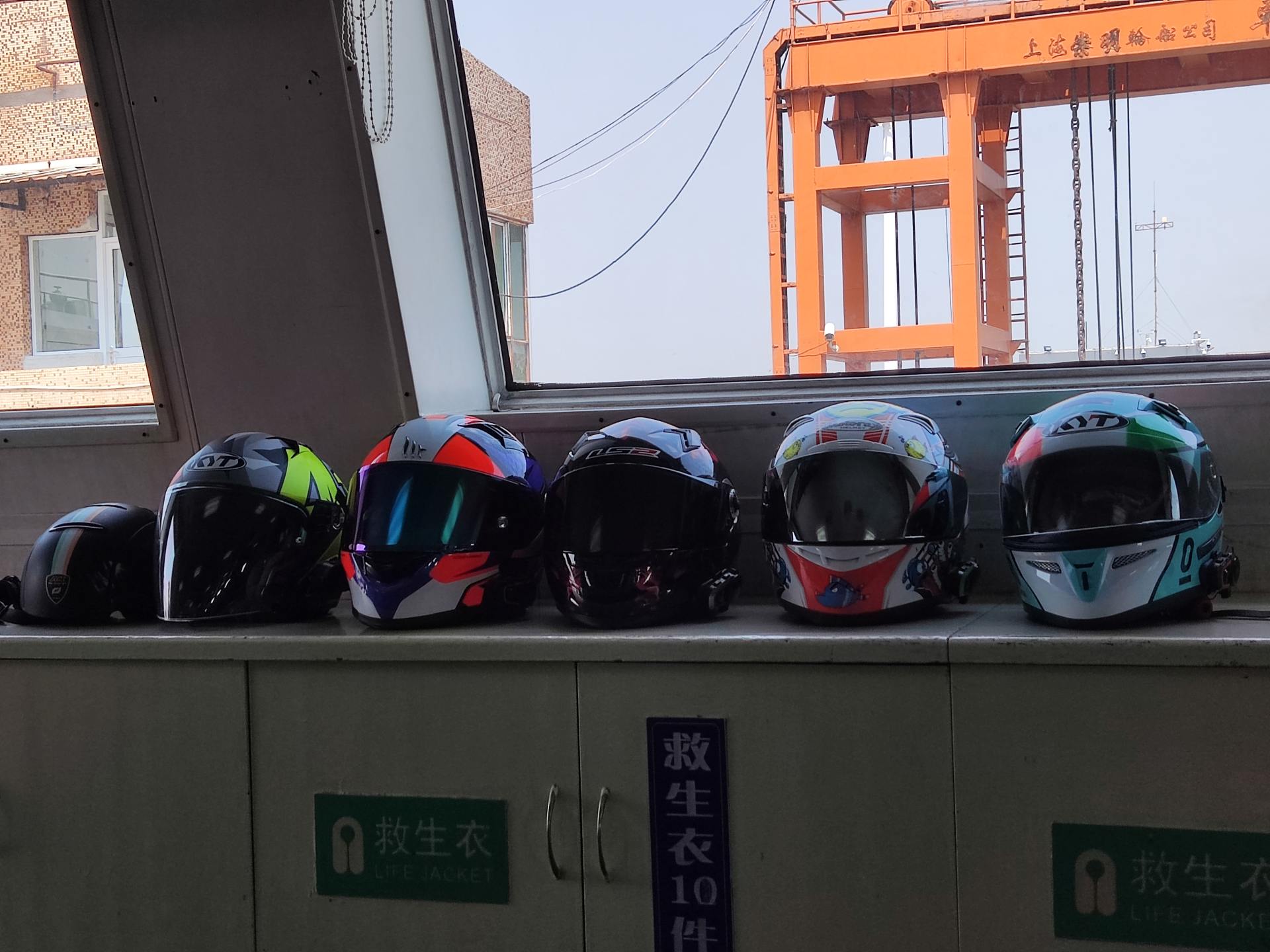 铃木uy125买车送头盔吗,铃木uy125头盔推荐便宜一点的