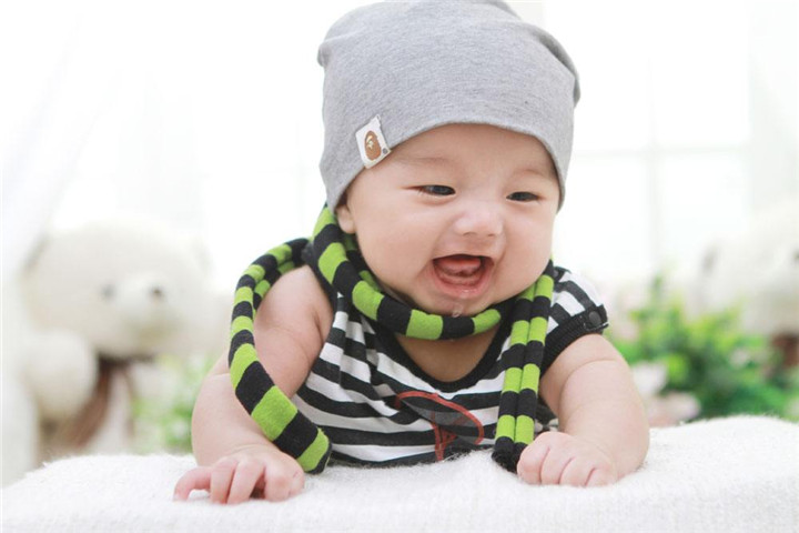 婴儿流口水皮肤发红怎么办,宝宝流口水伤了皮肤