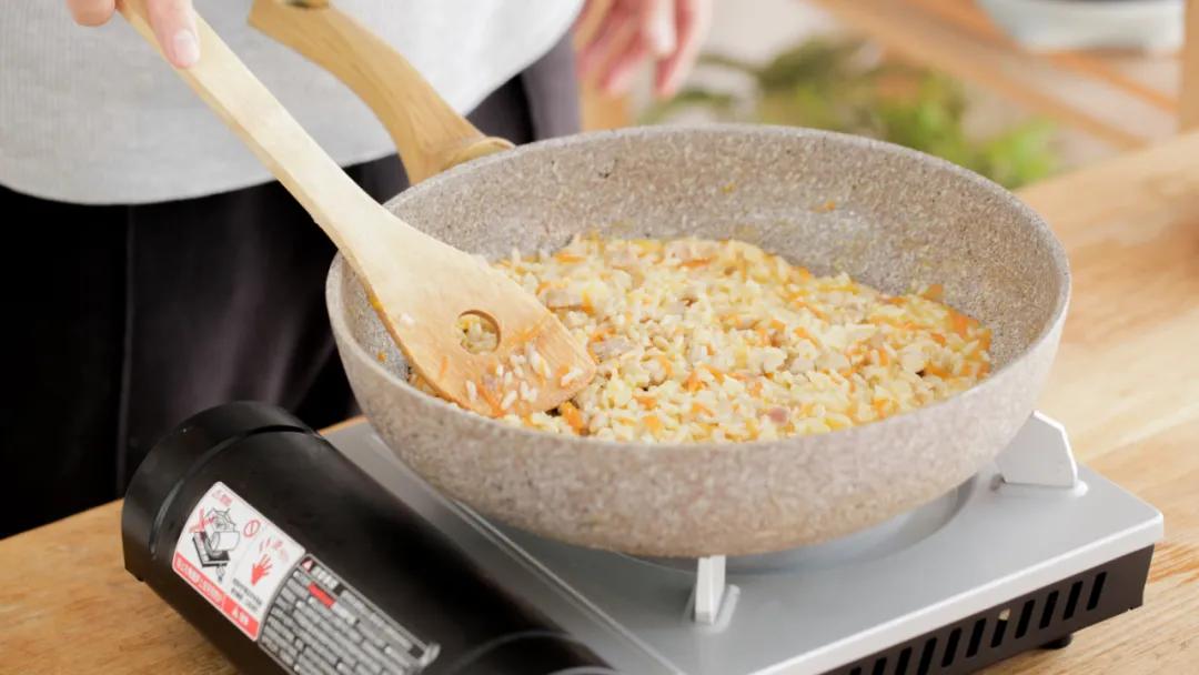 小朋友适合吃什么烩饭,孩子只吃白米饭不吃菜怎么办