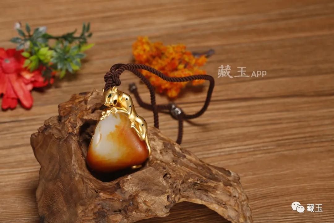 和田玉籽料金包玉,和田玉籽料金包银天然牌子