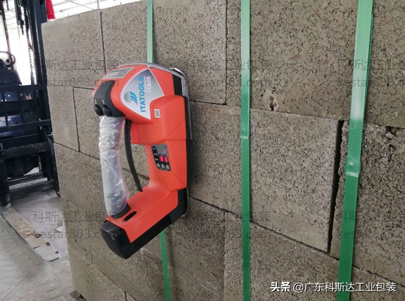 水泥砖打包用的,水泥砖无卡板打包方法