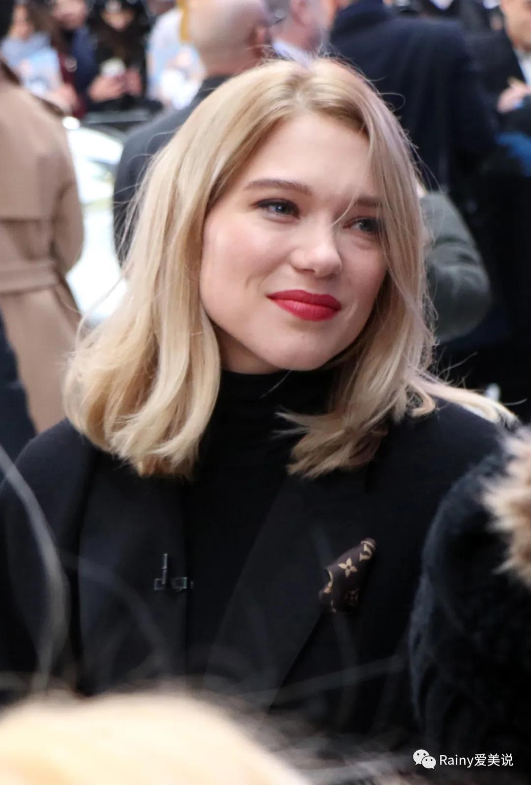 牙缝大、脸盘方，这位“法兰西玫瑰”是怎么美出了自己的特色？