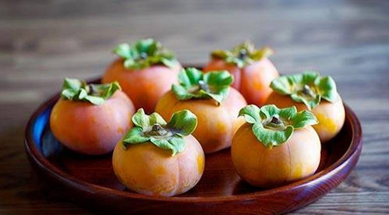 柿子酸奶中毒谣言,柿子和螃蟹会生结石吗