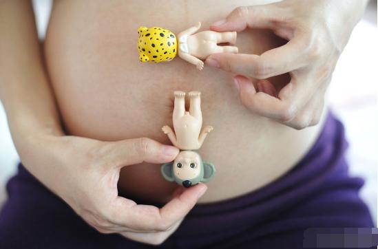 蔡少芬的三胎是自然受孕吗,蔡少芬怀三胎早有征兆