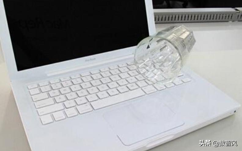 电脑进水不用慌，下面4招可以起死回生