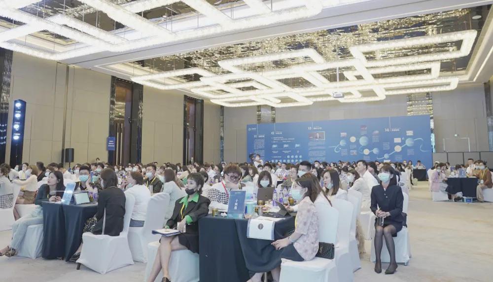 V-Ta彩妆｜从手艺人转生意人，她说走进华盛美业后变化翻天覆地