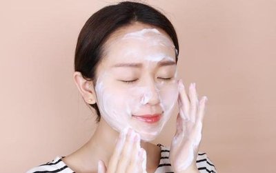 如何正确敷面膜补水效果好,坚持敷面膜好不好用