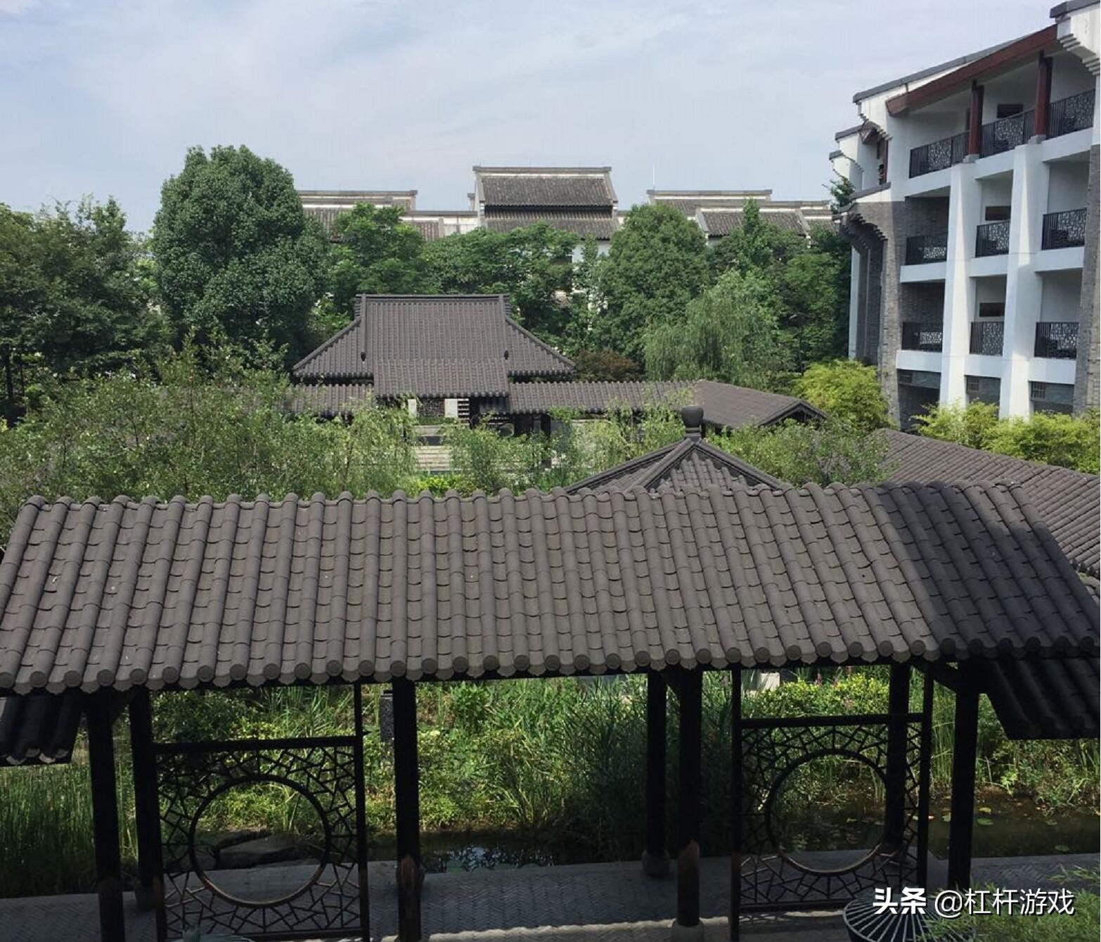 爱尔眼科与何氏华厦哪个好,华厦眼科和普瑞眼科何氏眼科