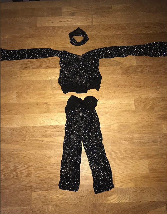 狗狗穿上衣服后有多帅气,狗狗穿上新衣服后直接逗笑主人