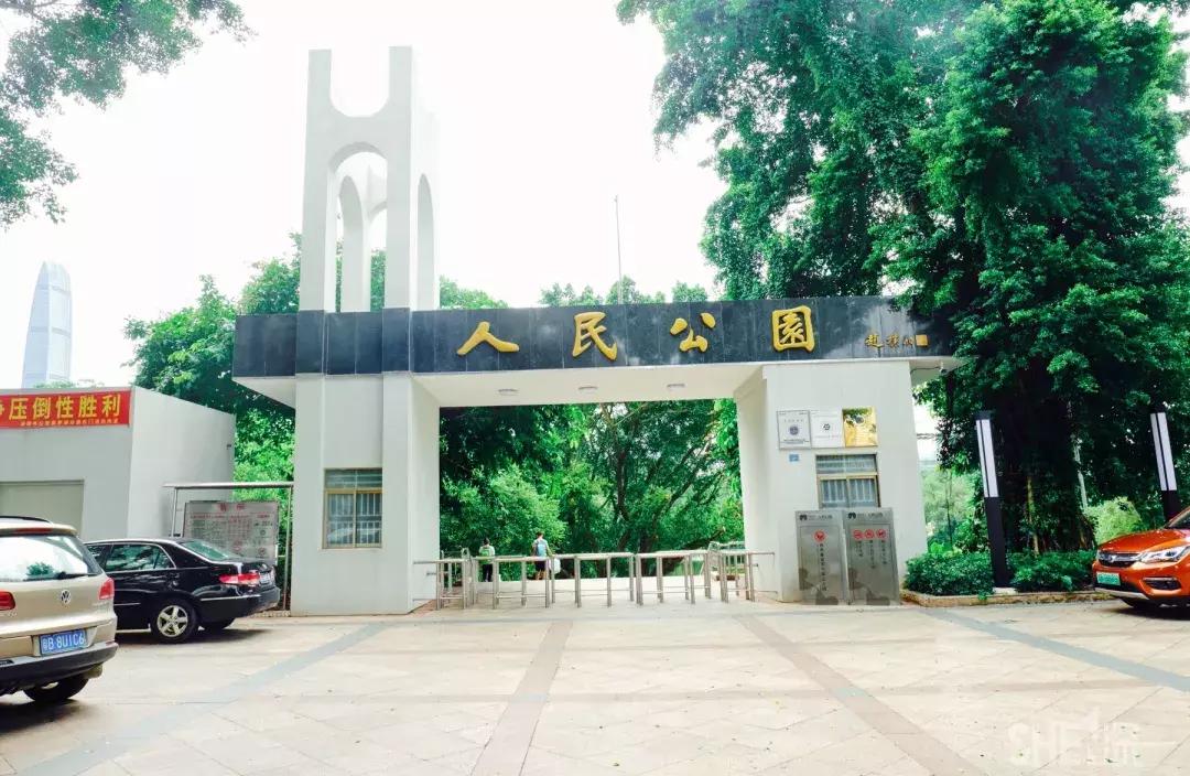 这里是东方世界,东门离这里有多远