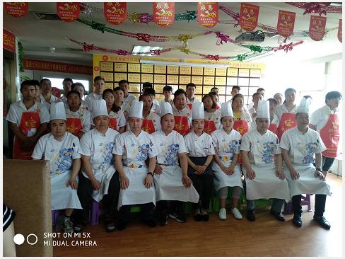 小餐饮加盟好还是学技术好,餐饮小吃创业加盟哪里好