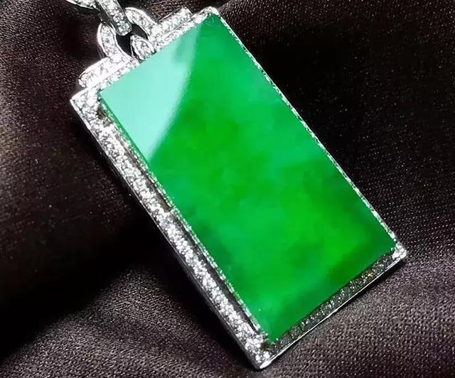 宝石并不一定按颜色命名，90%的人都曾被忽悠过