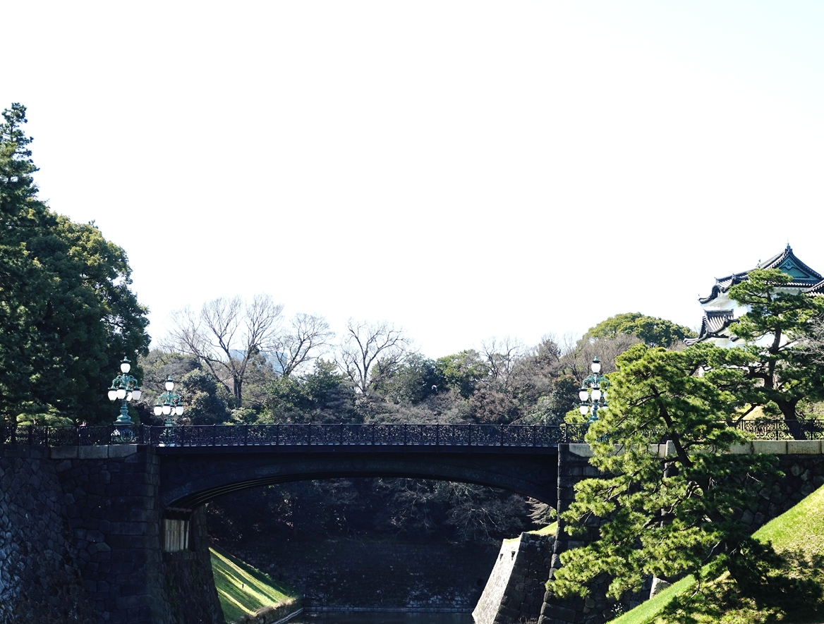 日本皇宫的屋顶为什么是绿色的,日本皇宫为什么这么简陋