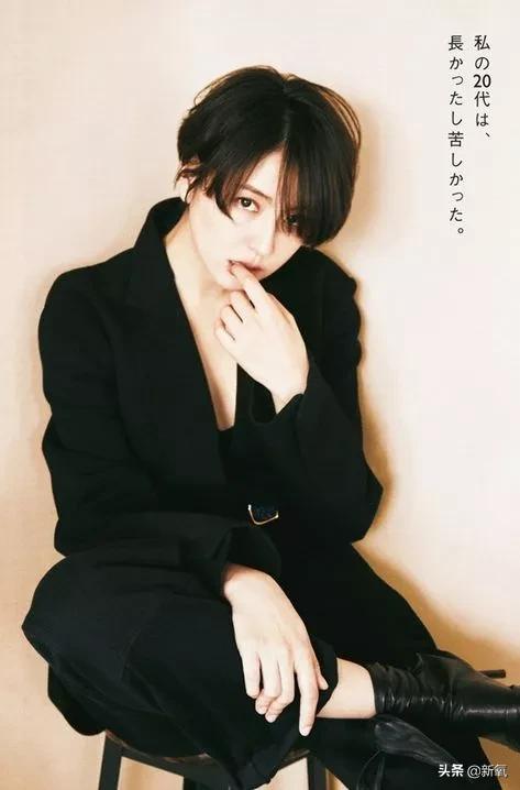 12岁腿长超出相框，因畸形审美被喷到息影，如今纯欲人设全网叫好