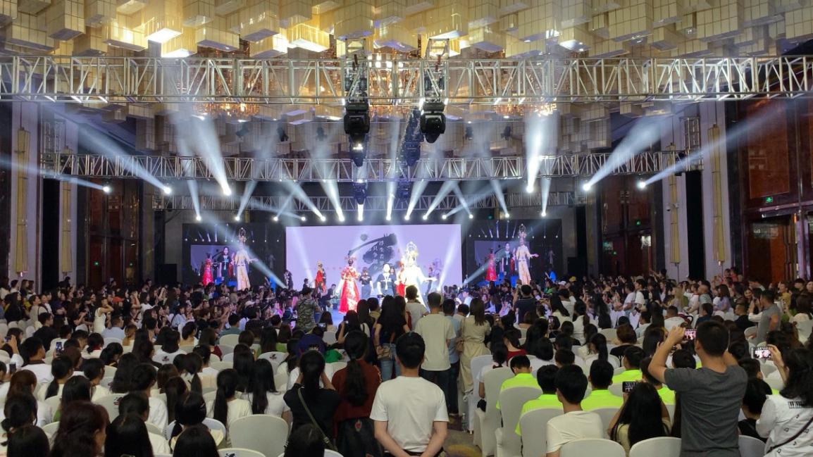 “浮生若梦，只争朝夕”第28届妆典学员作品发布会圆满落幕