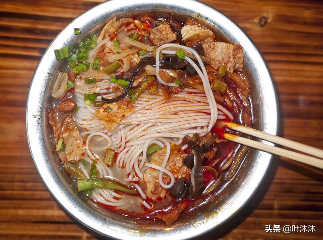 柳州螺蛳粉的正确煮法教程,柳州螺蛳粉的正宗煮法