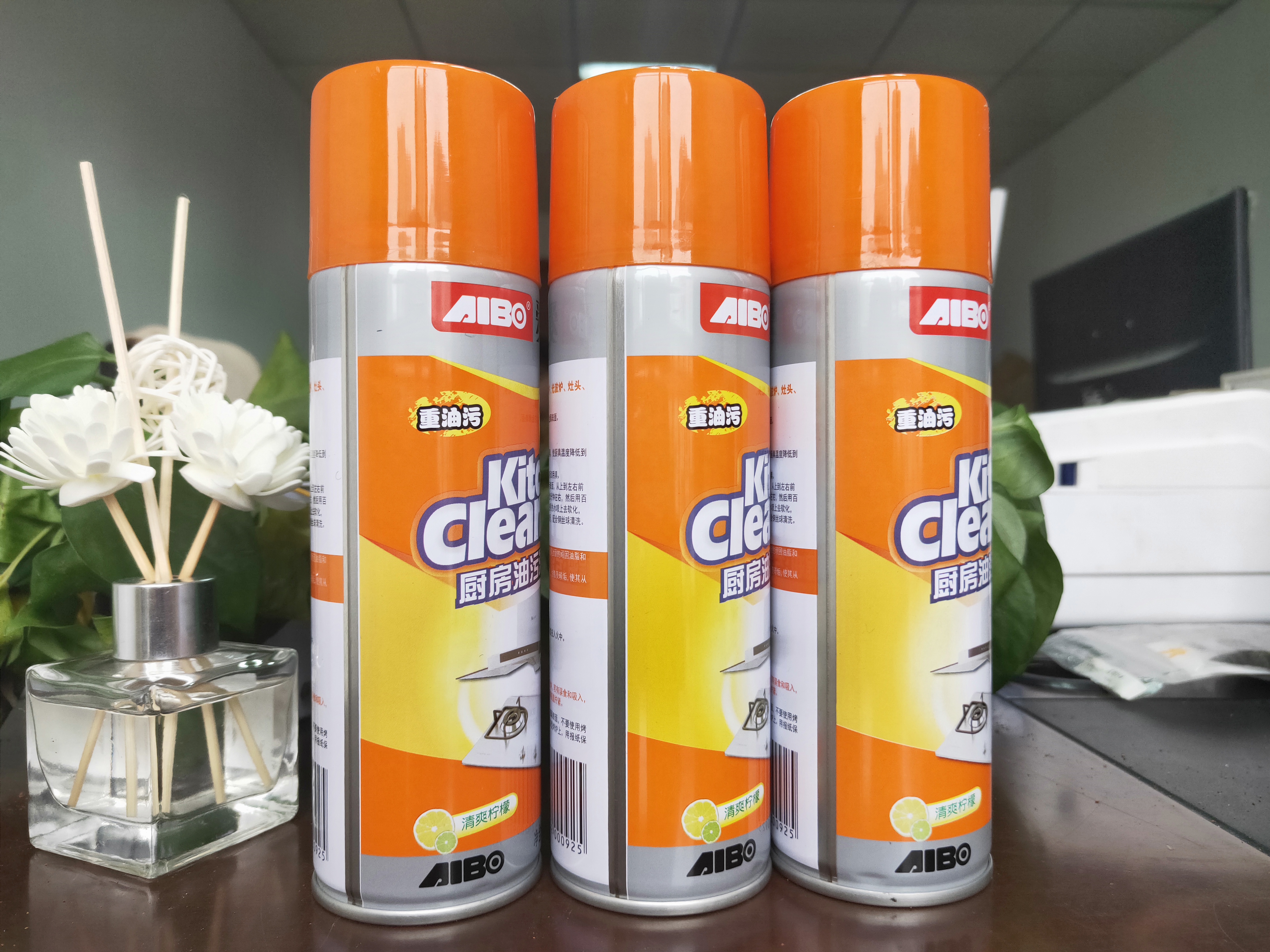 油烟机特别脏用什么方法处理最好,如何清理老式油烟机排气软管污垢