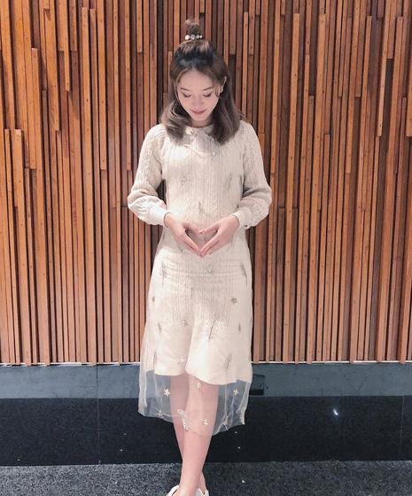 杨嘉欣年轻照片,杨嘉欣家庭