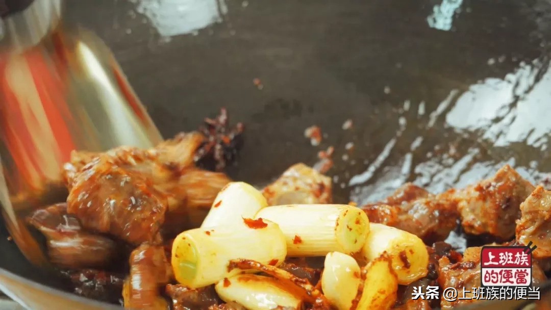 面条最好吃的做法，大口吃肉大口喝汤，比面馆里的过瘾多了！