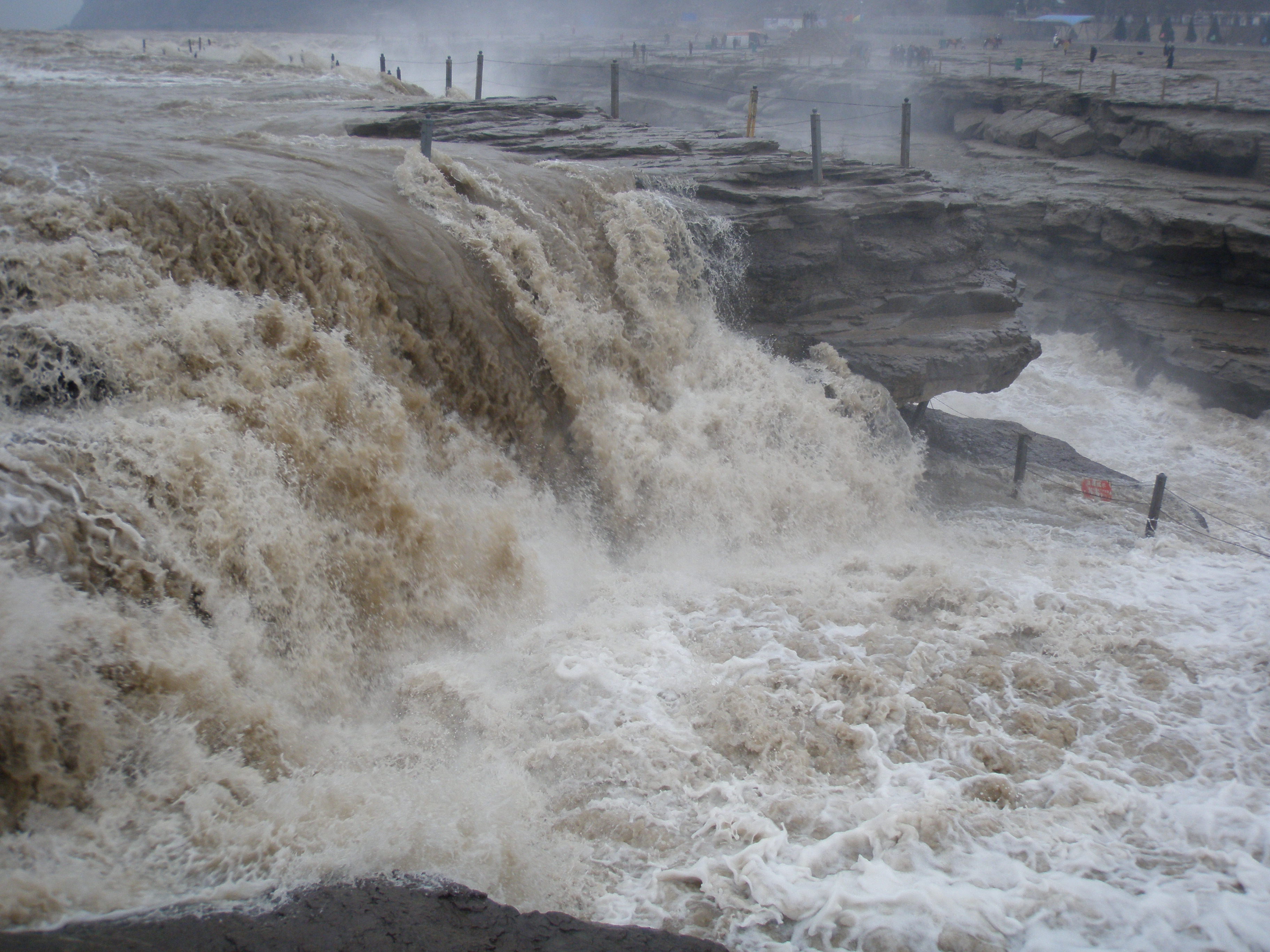 壶口瀑布的风景令人有什么感受,壶口瀑布壮美在哪几个方面