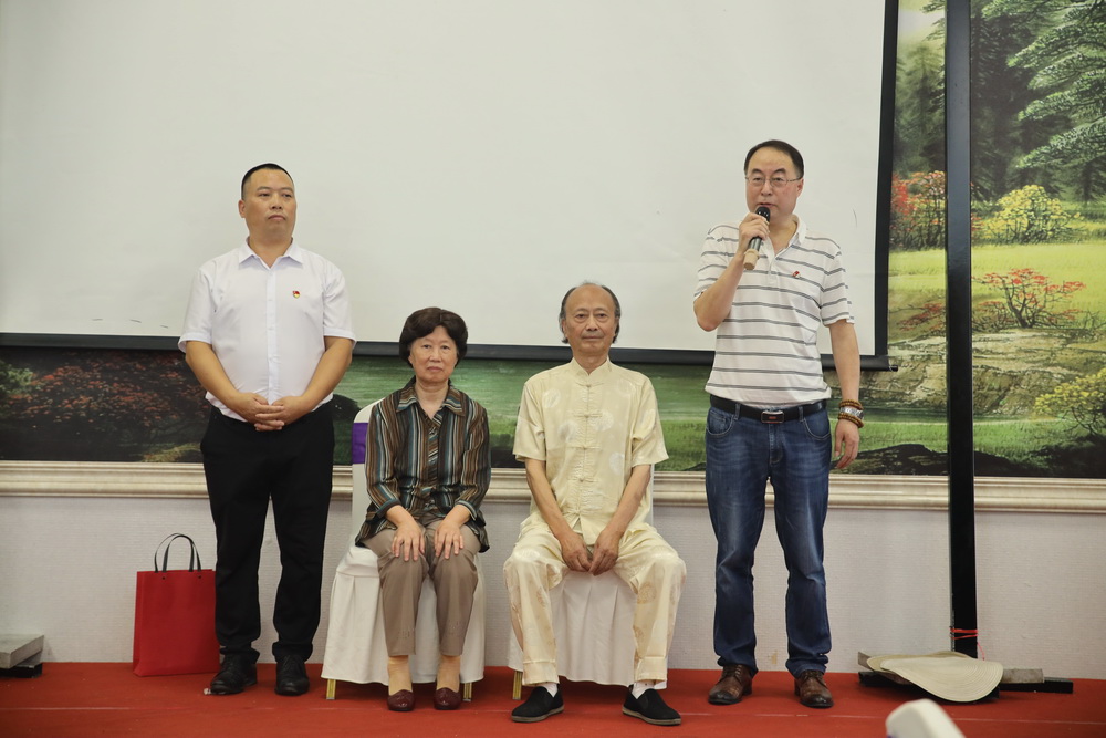 闫家新先生为河南水灾捐赠闫氏太岁液仪式在温江举行