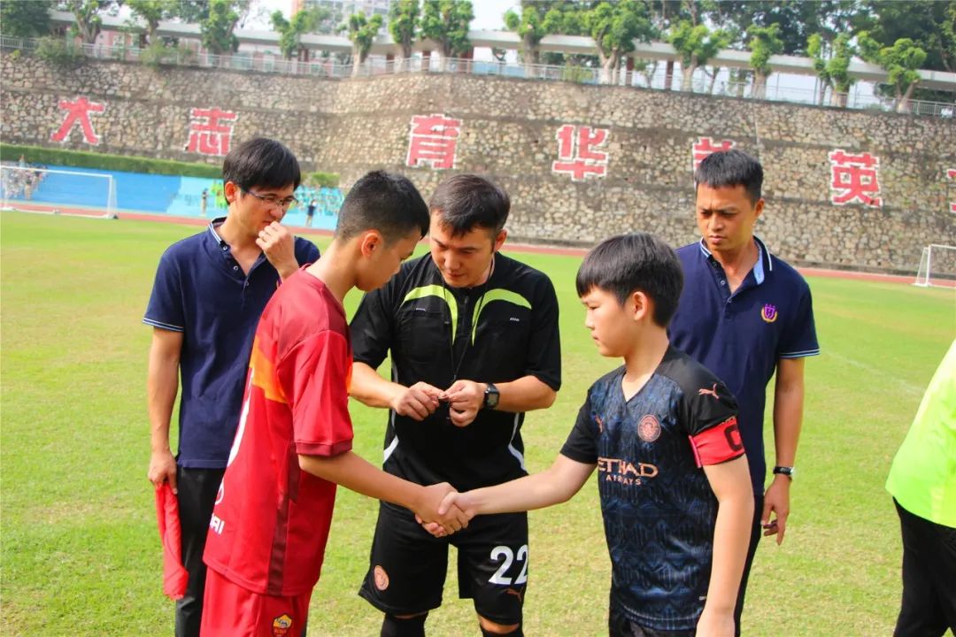 校园足球点燃绿茵梦想,校园足球联赛拉开序幕