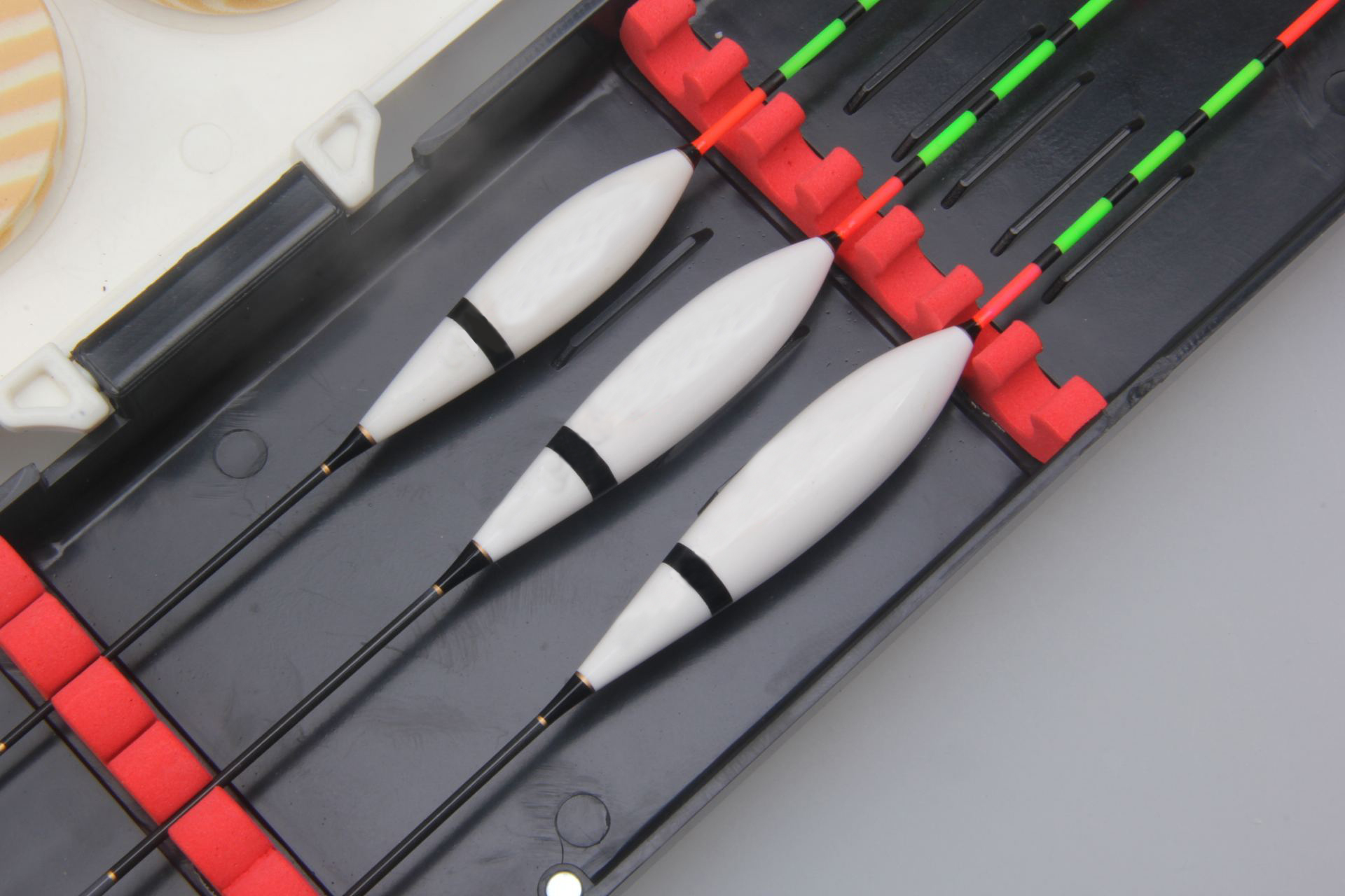 浮漂软尾与硬尾的区别,软尾和硬尾的浮漂区别