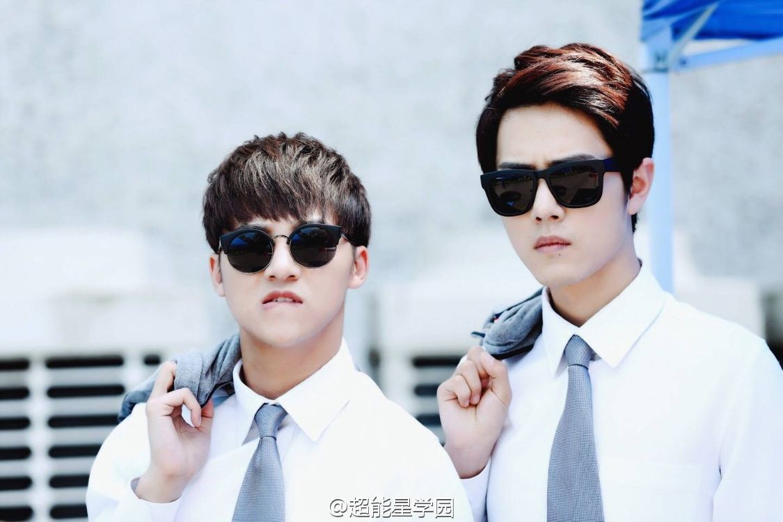 肖战获2021年最佳男演员,肖战获年度突破男演员外网