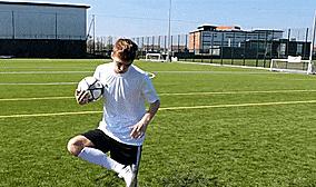 初学者足球颠球教学视频,单脚足球颠球教学初学者