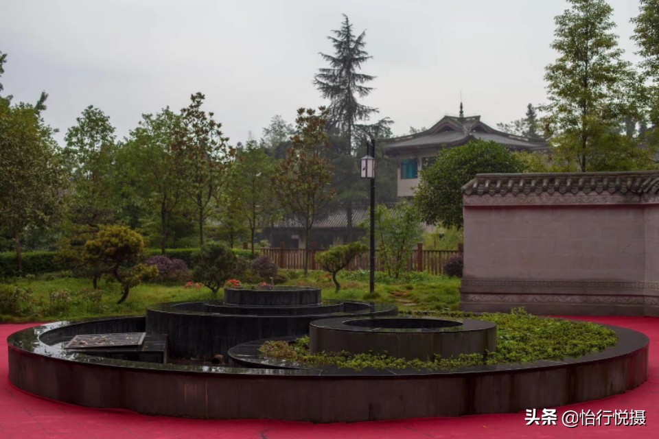 青城山离哪个大学最近,青城山脚下有哪所大学