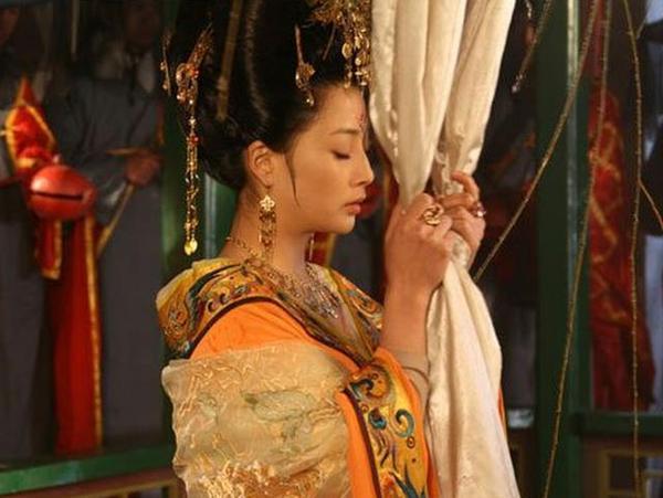 安史之乱唐玄宗赐死杨贵妃,安史之乱杨贵妃下落