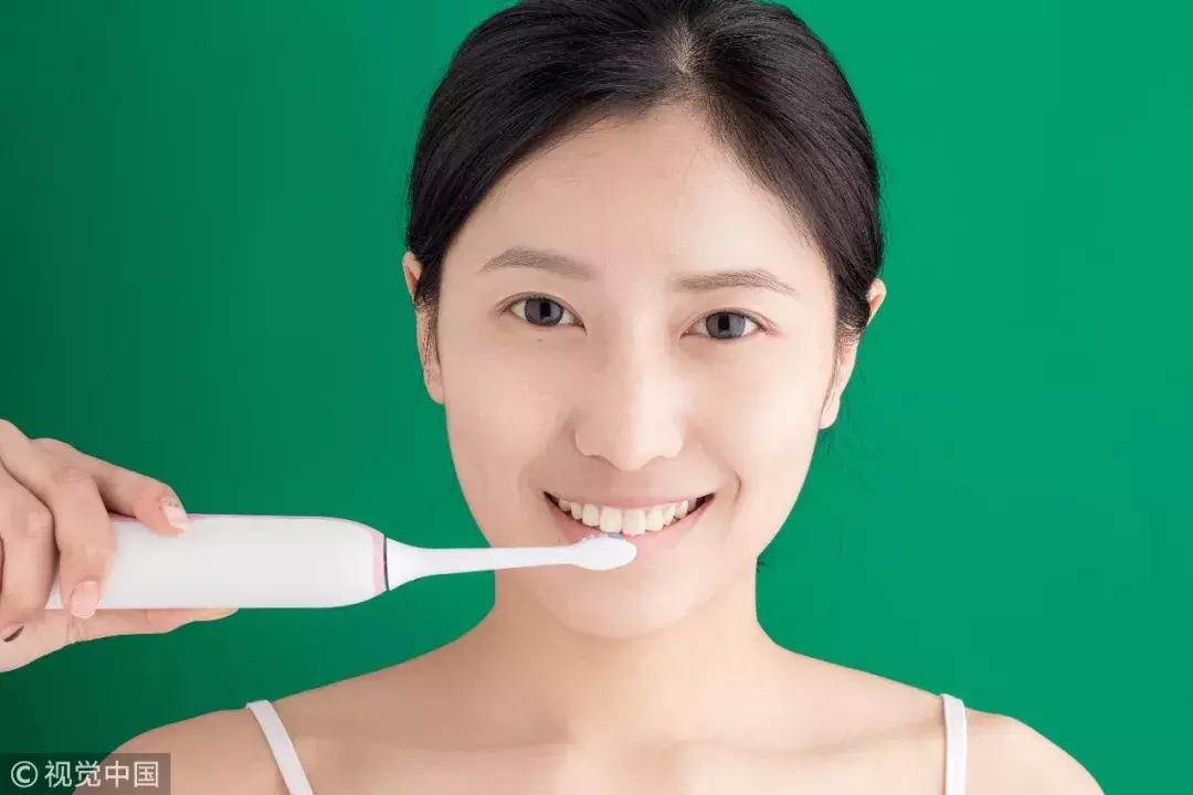 传统牙刷好还是电动牙刷好,电动牙刷vs普通牙刷到底有啥区别
