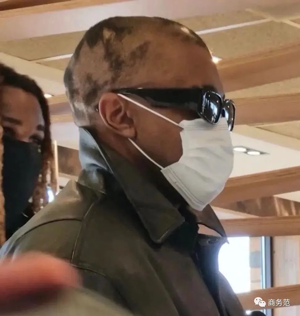 侃爷卡戴珊离婚后合体,卡戴珊什么时候跟侃爷闹分手的