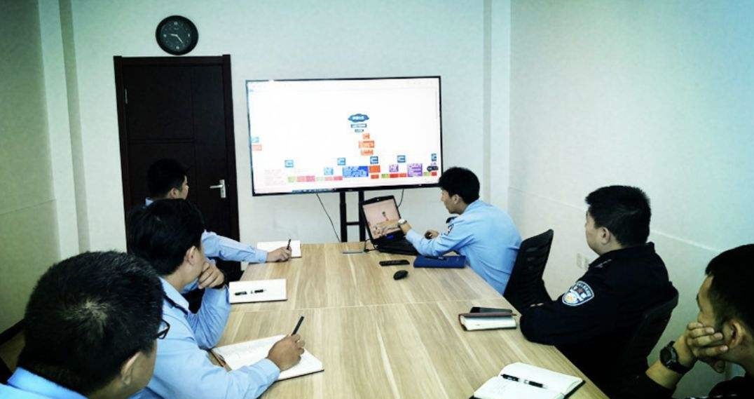 夫妻共同犯罪一起判几年,强奸聚众淫乱罪如何判刑