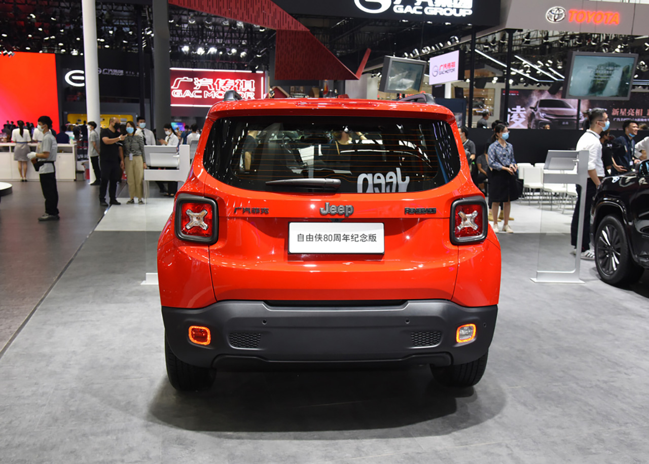 吉普自由侠还值不值得入手,适合女生的小型吉普