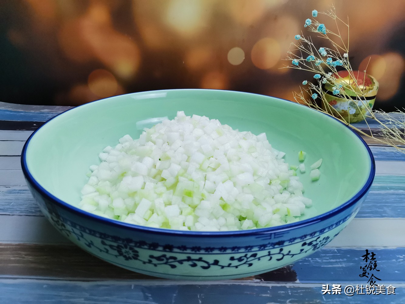 冬瓜大包子做法,冬瓜馅大包子怎么调馅不出汤