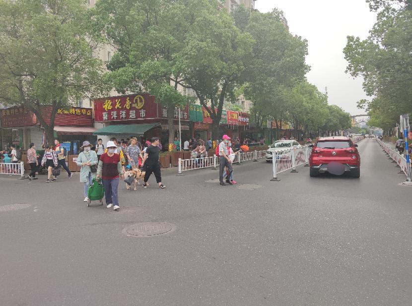 200家中介聚集,南京12家中介