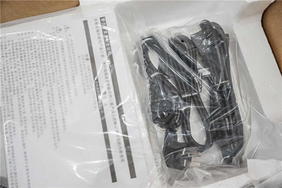 三星玄龙骑士49寸显示器测评144hz,49寸显示器曲率1500和1800