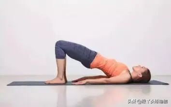 7个连贯的瑜伽体式,七个锻炼核心的动作