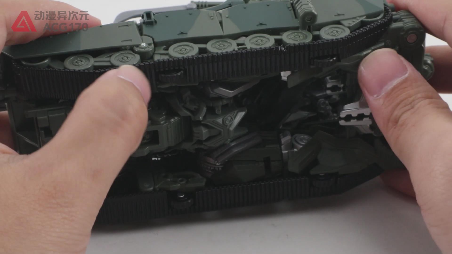 电影变形金刚1擎天柱玩具测评,变形金刚中能变坦克的霸天虎