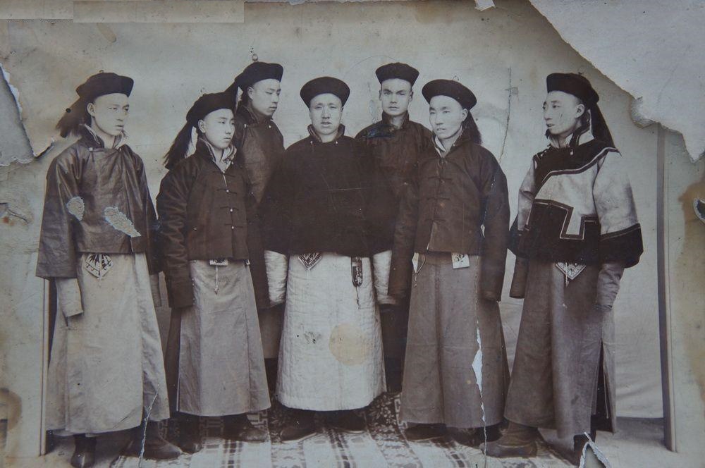 清亡后14万皇族去了哪,清朝灭亡后皇族人都去哪了