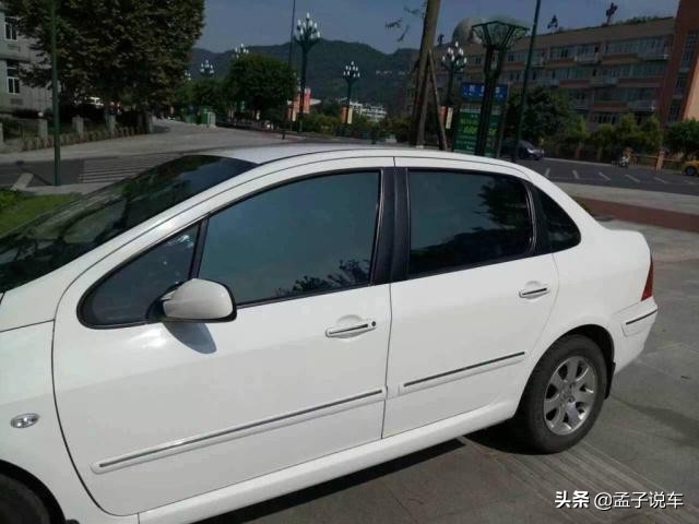 还在傻傻的只要坐垫？这4个汽车赠品最有用，你不要4S店绝不给你