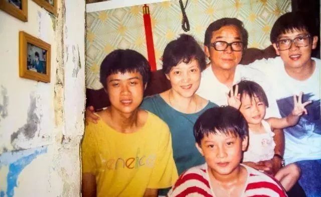 《大海》原唱张雨生：妹妹溺水去世，自己车祸身亡，父亲癌症去世