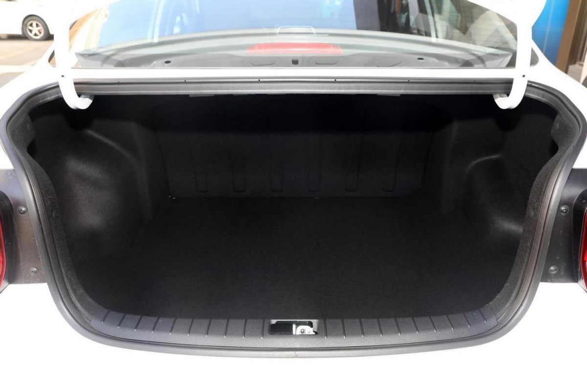 不到五万左右的轿车推荐,不到5万三厢车