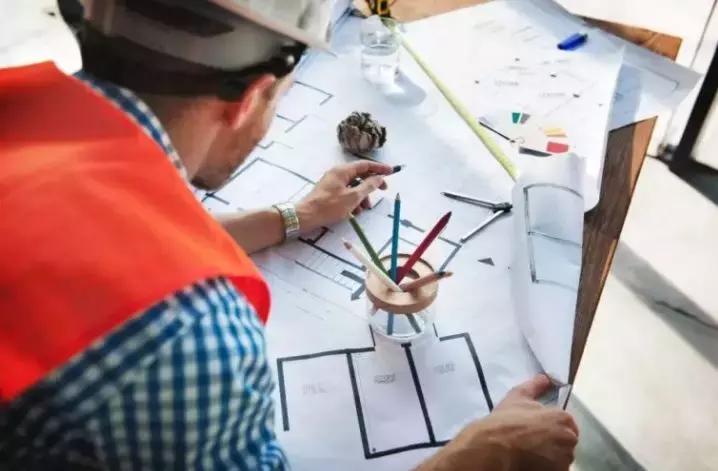 监理反复多次指出问题施工单位却坚持不整改，该如何处置？