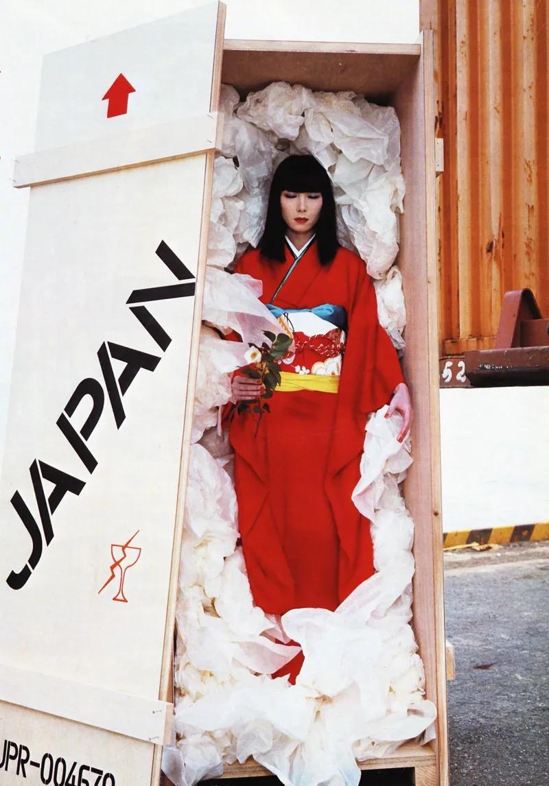 22岁出道28岁成YSL宠儿，意外逝世13年，她仍是资生堂的第一美人