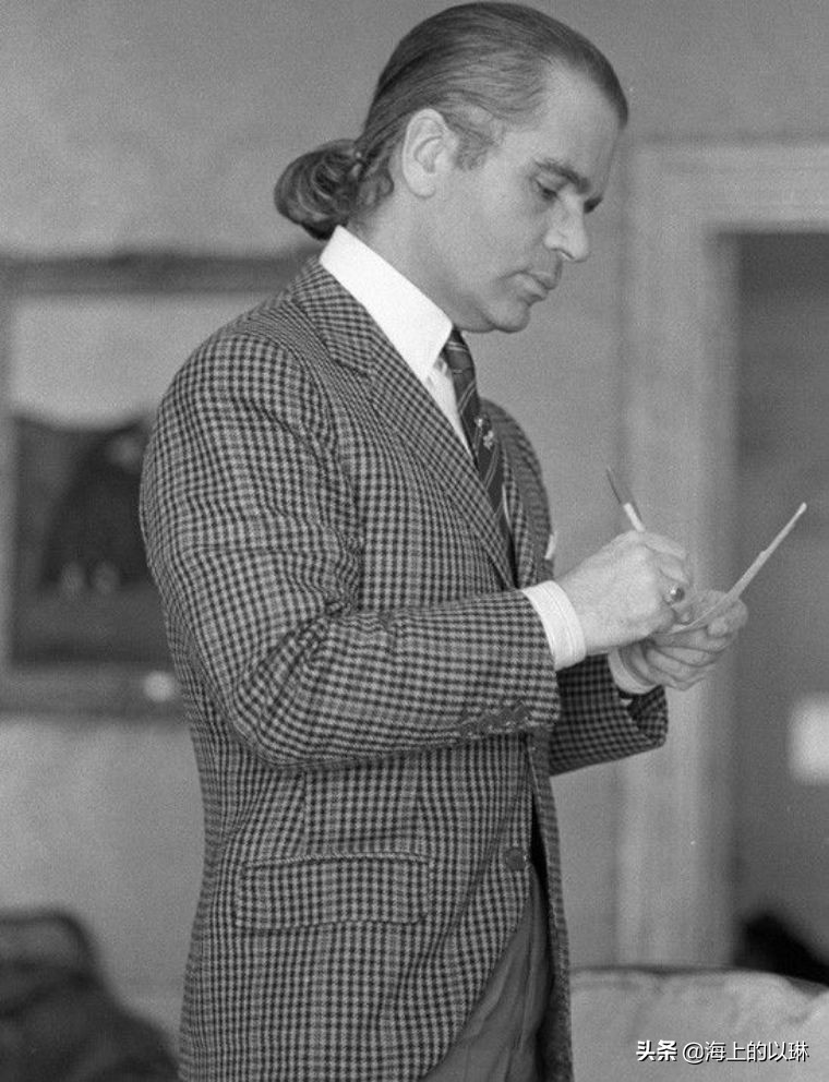 老佛爷的衣品,她是老佛爷眼中的人间香奈儿